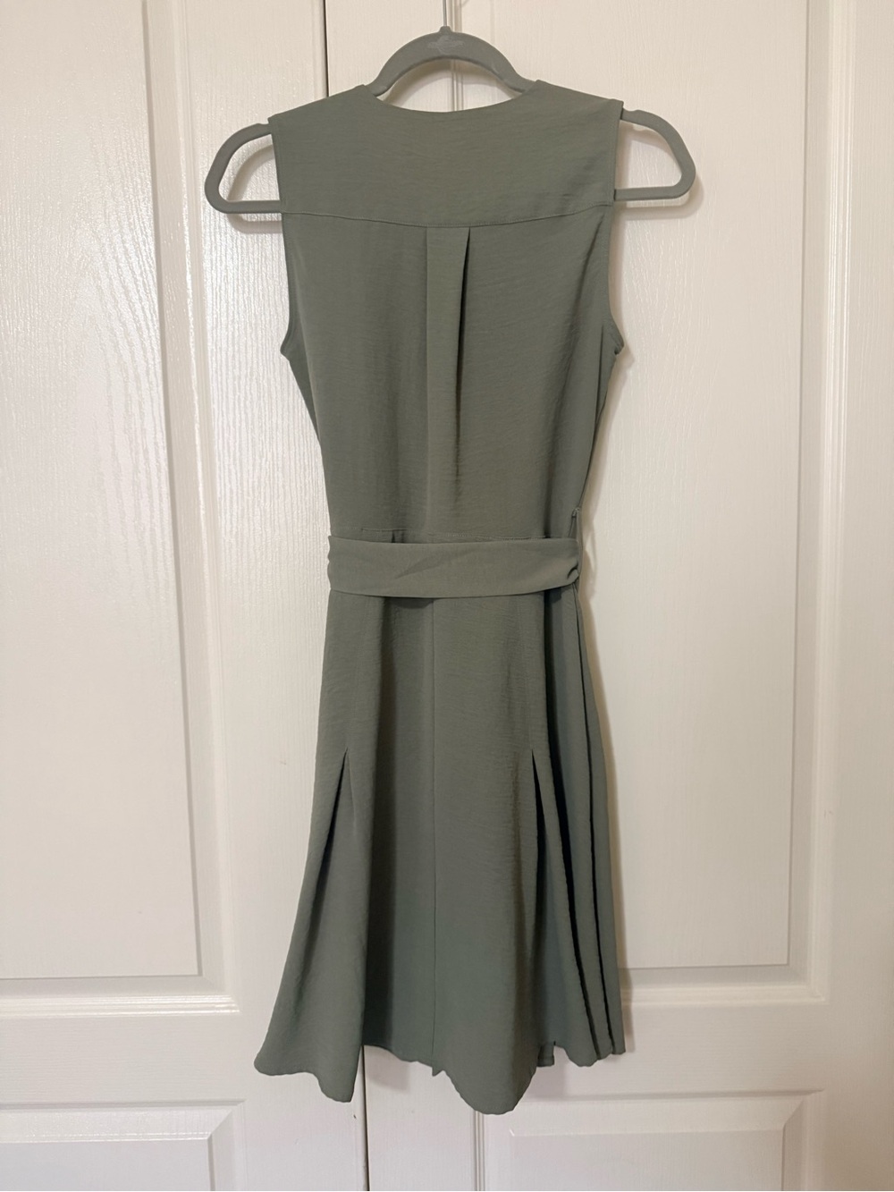 DKNY Sleeveless V-Neck Belted Midi Dress in Sage Green - Picture 4 of 4